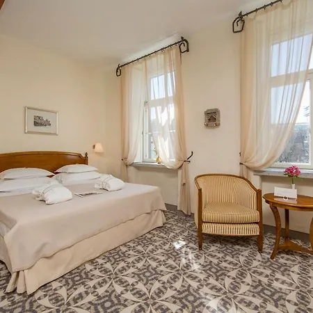 Rixwell Collection Savoy Boutique Otel