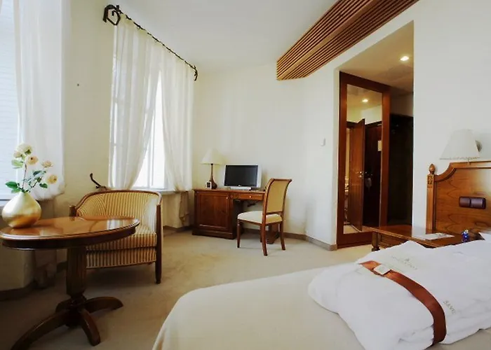 Готель Rixwell Collection Savoy Boutique