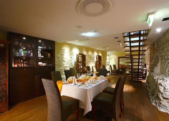 מלון Rixwell Collection Savoy Boutique 4*