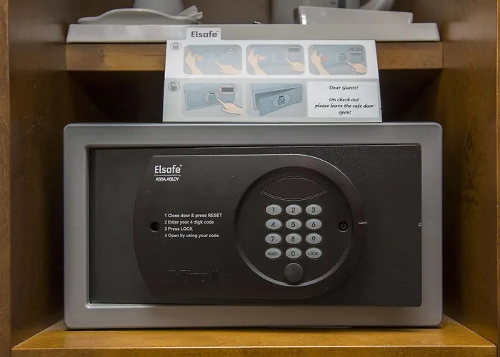 Готель Rixwell Collection Savoy Boutique